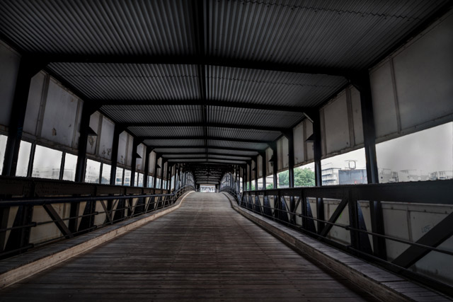 eine-landungsbruecke-zur-cap-san-diego