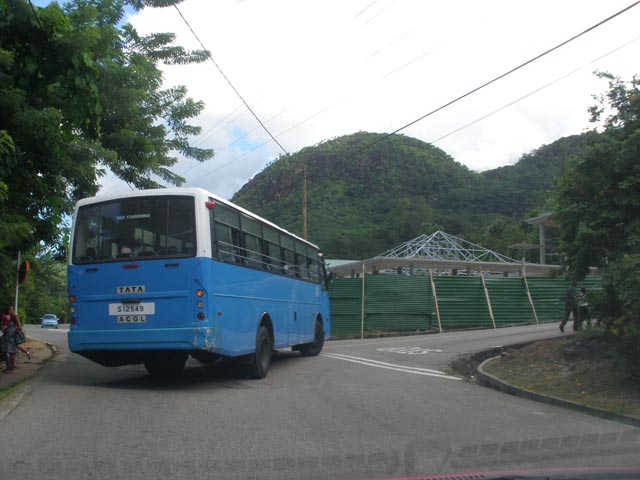 eine-busverbindung-auf-mahe