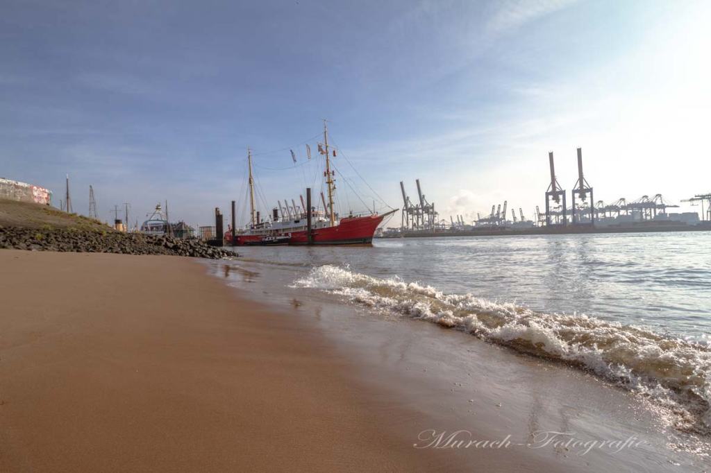 feuerschiff-elbe-3-am-elbstrand