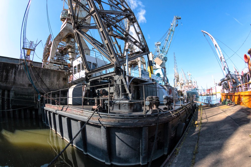 alter-schwimmkran-im-hafenmuseum