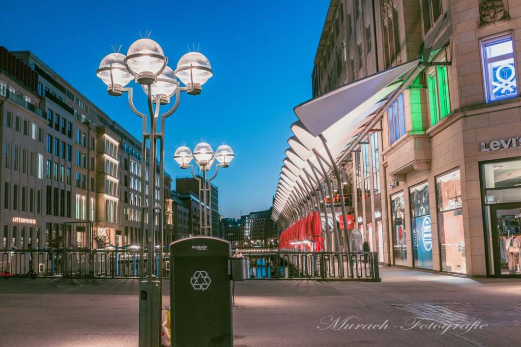 rathausplatz-blick-auf-alsterarkaden