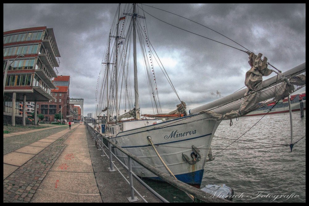 ein-segelschiff-am-kai-bei-dockland-murach-fotografie