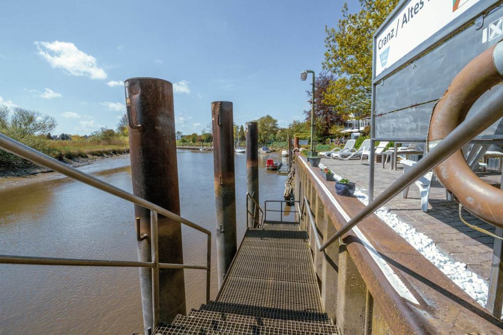 blick-runter-zum-anleger-in-cranz-murach-fotografie