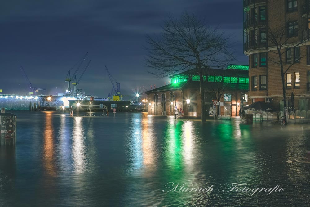 sturmflut-zeynep-ueberflutet-den-fischmarkt-murach-fotografie