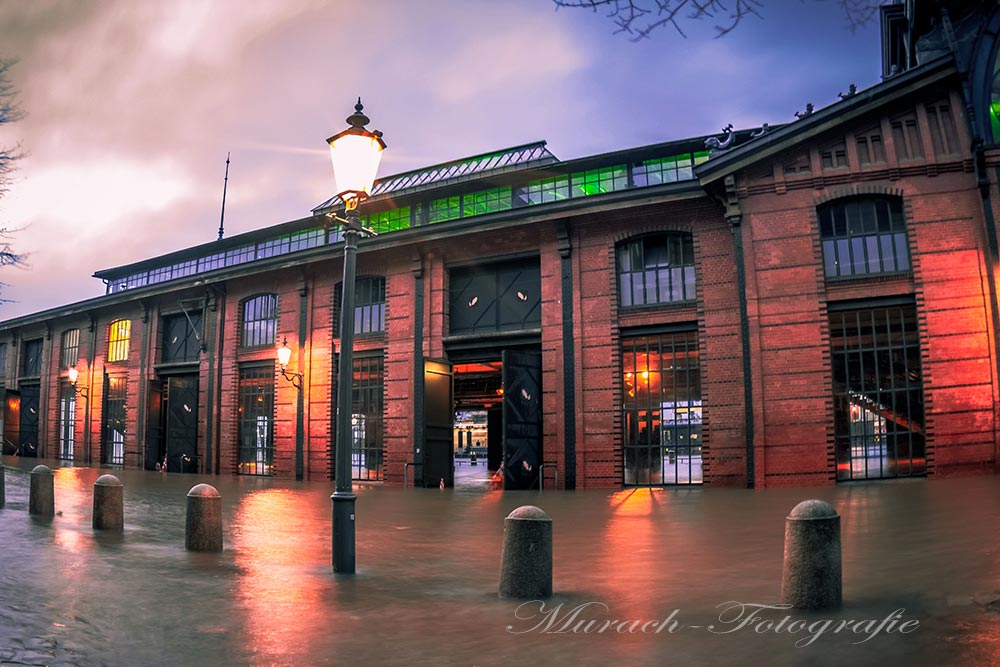 ueberflutete-laterne-am-fischmarkt-murach-fotografie