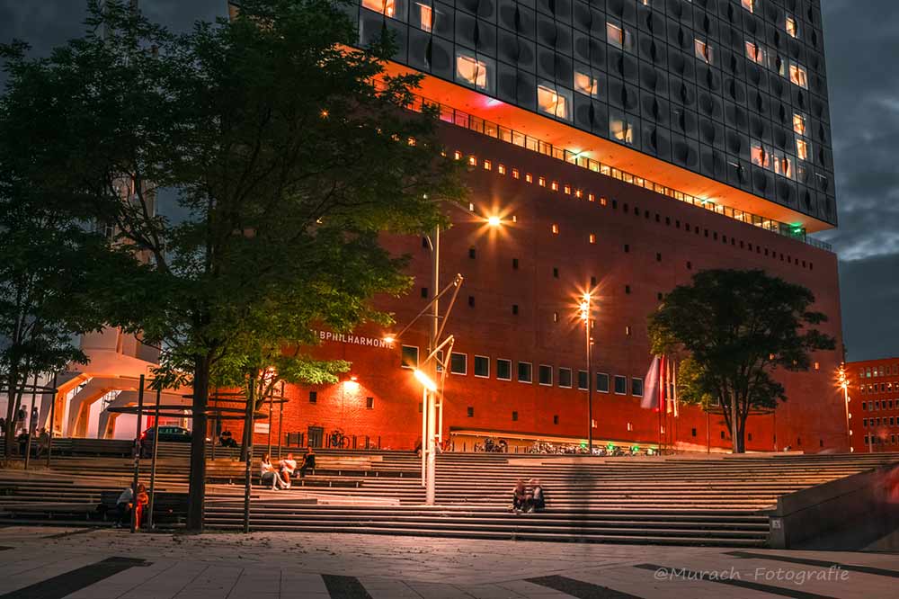 treppen-vor-der-elbphilharmonie-zur-blauen-std-murach-fotografie