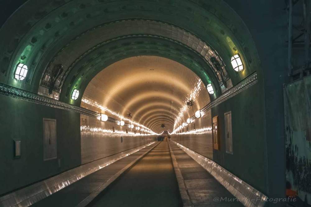 der-tunneleingang-vom-alten-elbtunnel-murach-fotografie