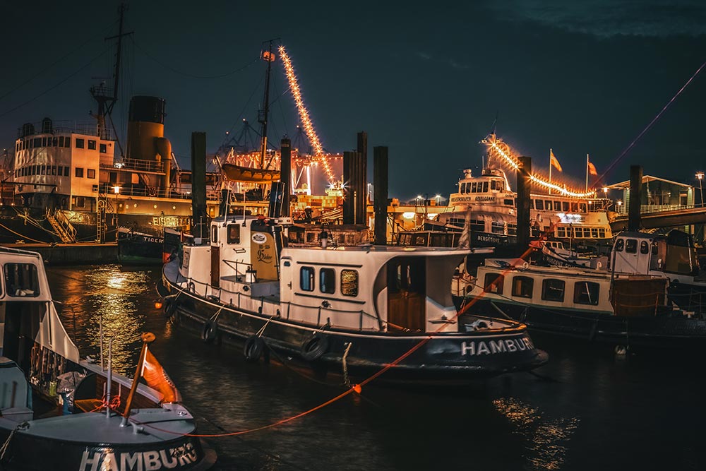 alte-beleuchtete-barkassen-murach-fotografie