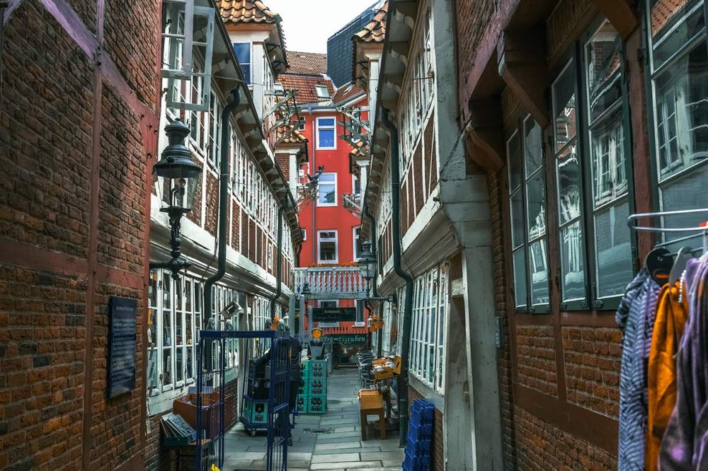 schmale-gasse-im-hinterhof-murach-fotografie